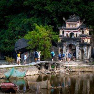 Sapa to Ninh Binh by private car- Sapa Private Car Travel
