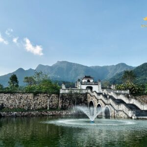 Sapa To Yen Tu Limousine Transfer - Sapa Private Car